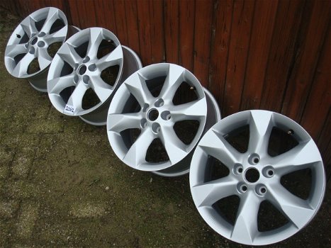 17'' inch Originele Nissan Velgen Steek 5x114,3 - 1