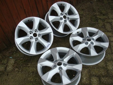 17'' inch Originele Nissan Velgen Steek 5x114,3 - 4