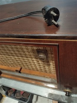 Antieke radio tussen 70/80 jaar oud - 1