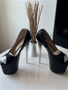 Extreem hoge nieuwe zwarte pumps hak 19 cm