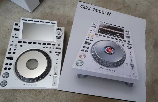 Te Koop Nieuw Pioneer DJ CDJ-3000-W/ Pioneer DJM-A9 DJ-mixer/ Pioneer CDJ-Tour1/ CDJ-2000NXS2 - 2