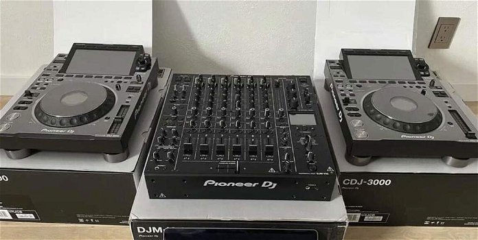 Pioneer CDJ-3000 Multi-Player, Pioneer DJM-A9 DJ Mixer, Pioneer DJM-V10-LF DJ-Mixer, Pioneer DJM-S11 - 1