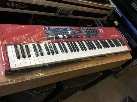 Roland FANTOM-8 88 toetsen, Roland Fantom-X8, Roland Fantom G8, Nord Electro 6D 61 toetsen - 0