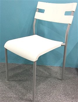 Te koop stevige stoel van Ikea (type: Laver). - 1