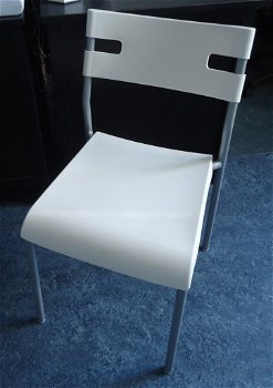 Te koop stevige stoel van Ikea (type: Laver). - 5