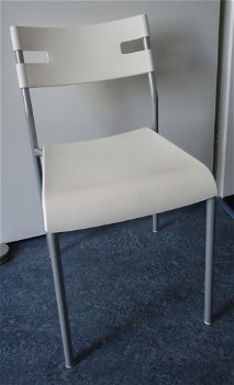 Te koop stevige stoel van Ikea (type: Laver). - 7