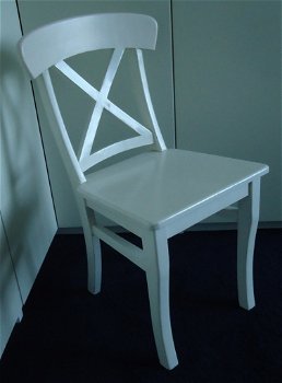 Te koop stevige witte houten stoel (zithoogte: 47 cm). - 7