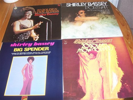 SHIRLEY BASSEY 8 LP'S - 0