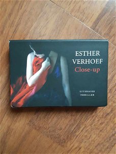 Dwarligger Close Up (Esther Verhoef)