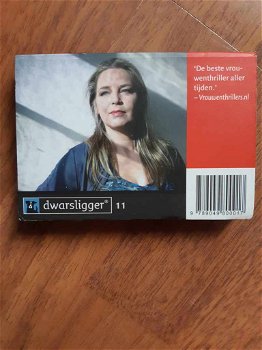 Dwarligger Close Up (Esther Verhoef) - 1