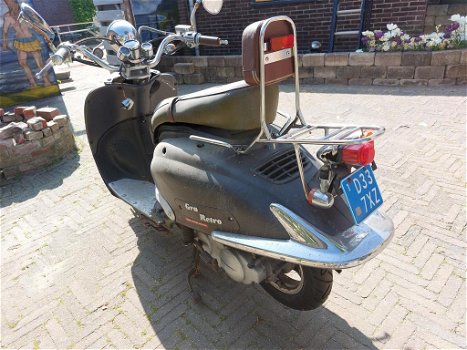 Fosti Grande Retro snor scooter - 1