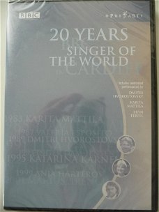 20 Years singer of the world (in plastic)