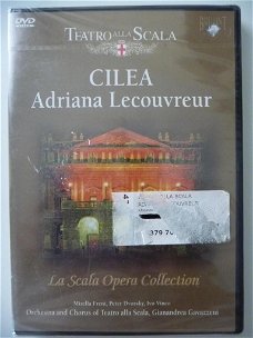Cilea Adriana Lecouvreur (Geen Ned. ondertiteling, in plastic)