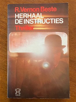 Herhaal de instructies (spionage) - R. Vernon Beste - 0