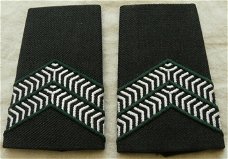 Rang Onderscheiding DT2000, Korporaal 1e Kl. Cavalerie / Militaire Administratie, KL, vanaf 2000.(1)