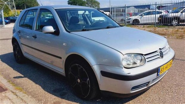 2002 Volkswagen Golf 2.0 Trendline APK GEKEURD 4-3-2025 - 1