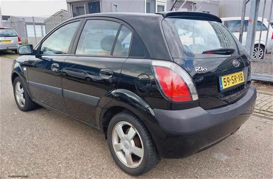 2006 Kia Rio 1.6 CVVt Extreme BENZINE HANDGESCHAKELD AIRCO APK GEKEURD 19-4-2025 - 2