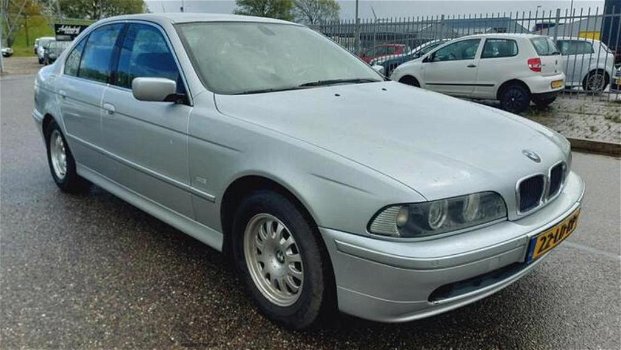 2002 BMW 5-Serie 520i Edition AUTOMAAT - 1