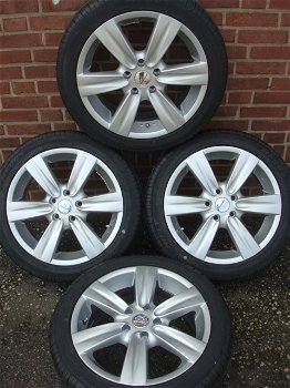 17''inch Devino Velgen en Banden Steek 5x112 - 4