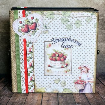 Finished Project handmade by scrapqueen the double Folio Strawberry lane - 2