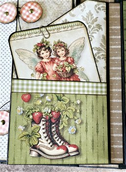 Finished Project handmade by scrapqueen the double Folio Strawberry lane - 6