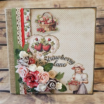 Finished Project handmade by scrapqueen single Folio Strawberry lane - 1