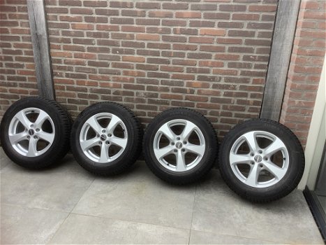 Set Borbet velgen met winterbanden 215 / 60 / R16 - 0