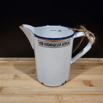 Emaille maatbeker 0,5 liter wit met blauwe rand no 108 - 1