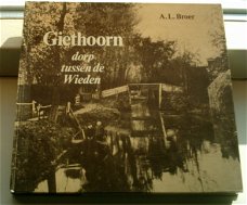 Giethoorn dorp tussen de Wieden(A.L. Broer, 9063791410).