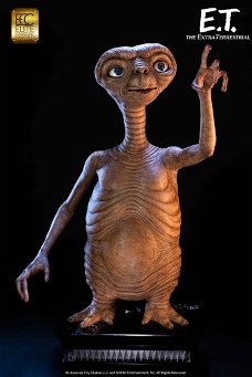 ECC E.T. the Extra-Terrestrial: E.T. Life-Size Statue
