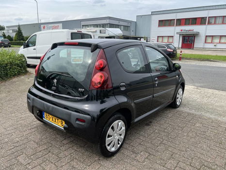 Peugeot 107 1.0 12V 5DR 2012 Zwart Airco.Nap,Apk,€4000.- - 2