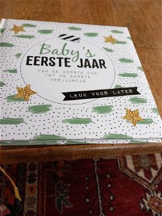 Babyboek - baby's eerste jaar