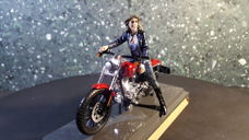 Diorama figuur Biker ANGEL AD504 1:18 American Diorama
