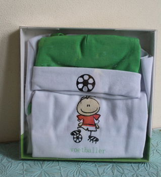 Baby Giftbox - voetbal maat 62-68 - 0