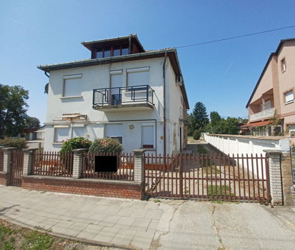 Dombóvár, Hongarije: Huis met twee appartementen - 0