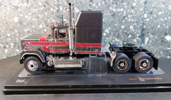 Mack Superliner Magnum 1985 grijs 1:43 Ixo V1013 - 0