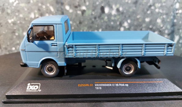 VW LT 28 pick-up 1978 blauw 1:43 Ixo V1023 - 0