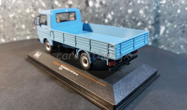 VW LT 28 pick-up 1978 blauw 1:43 Ixo V1023 - 2