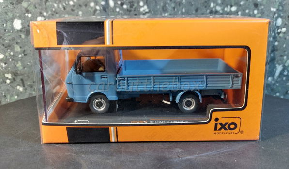 VW LT 28 pick-up 1978 blauw 1:43 Ixo V1023 - 3