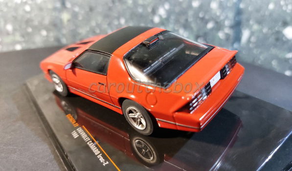 Chevrolet Camaro Iroc-Z 1986 rood 1:43 Ixo V1028 - 2