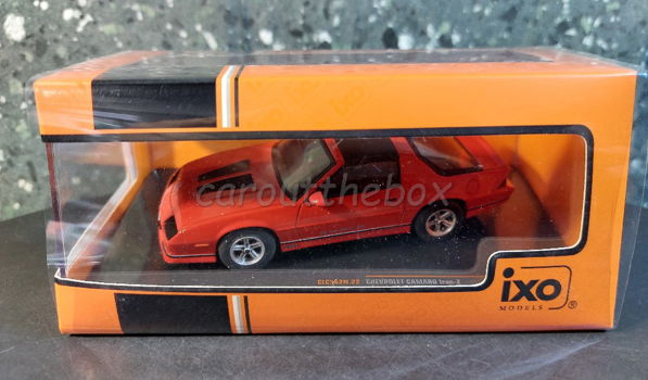 Chevrolet Camaro Iroc-Z 1986 rood 1:43 Ixo V1028 - 3