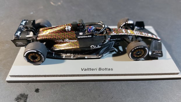 Alfa Romeo F1 Team #77 Vegas GP 2023 1:43 Spark Sp121 - 3