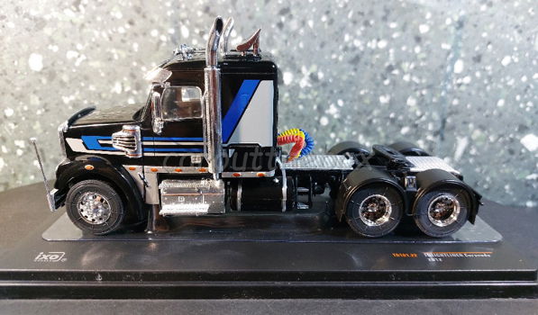 Freightliner Coronado 2012 zwart 1:43 Ixo V1033 - 0