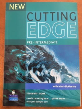 New Cutting Edge Pre-Intermediate Student's Book - Sarah Cun - 0