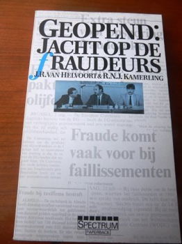 Geopend: Jacht op de fraudeurs - Helvoort, Kamerling - 0