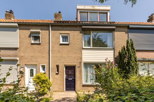 Te koop een uitgebouwde tussenwoning in Rijen (N-B) - 0