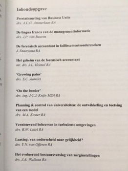 In de schijnwerper (NIVRA Neyenrode-scripties = essays) - 2