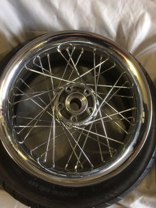 Harley twincam, set velgen met ronde rim, 19mm of 25mm wielas (deluxe) 16" x 3" met banden