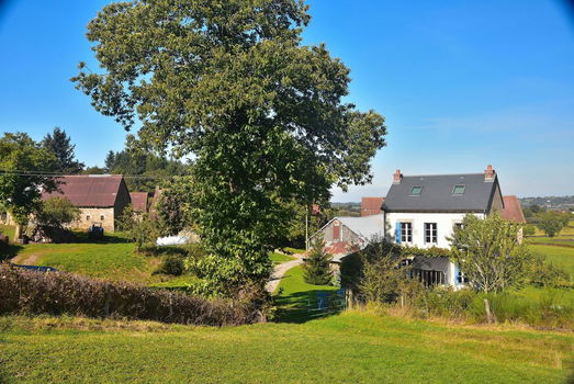 Landhuisje Chez l'arbre Auvergne - 1