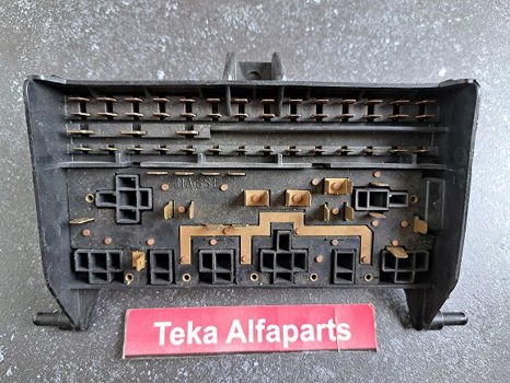 Alfa Romeo Alfetta Zekeringenkast Fusebox 116106503001 Used - 3